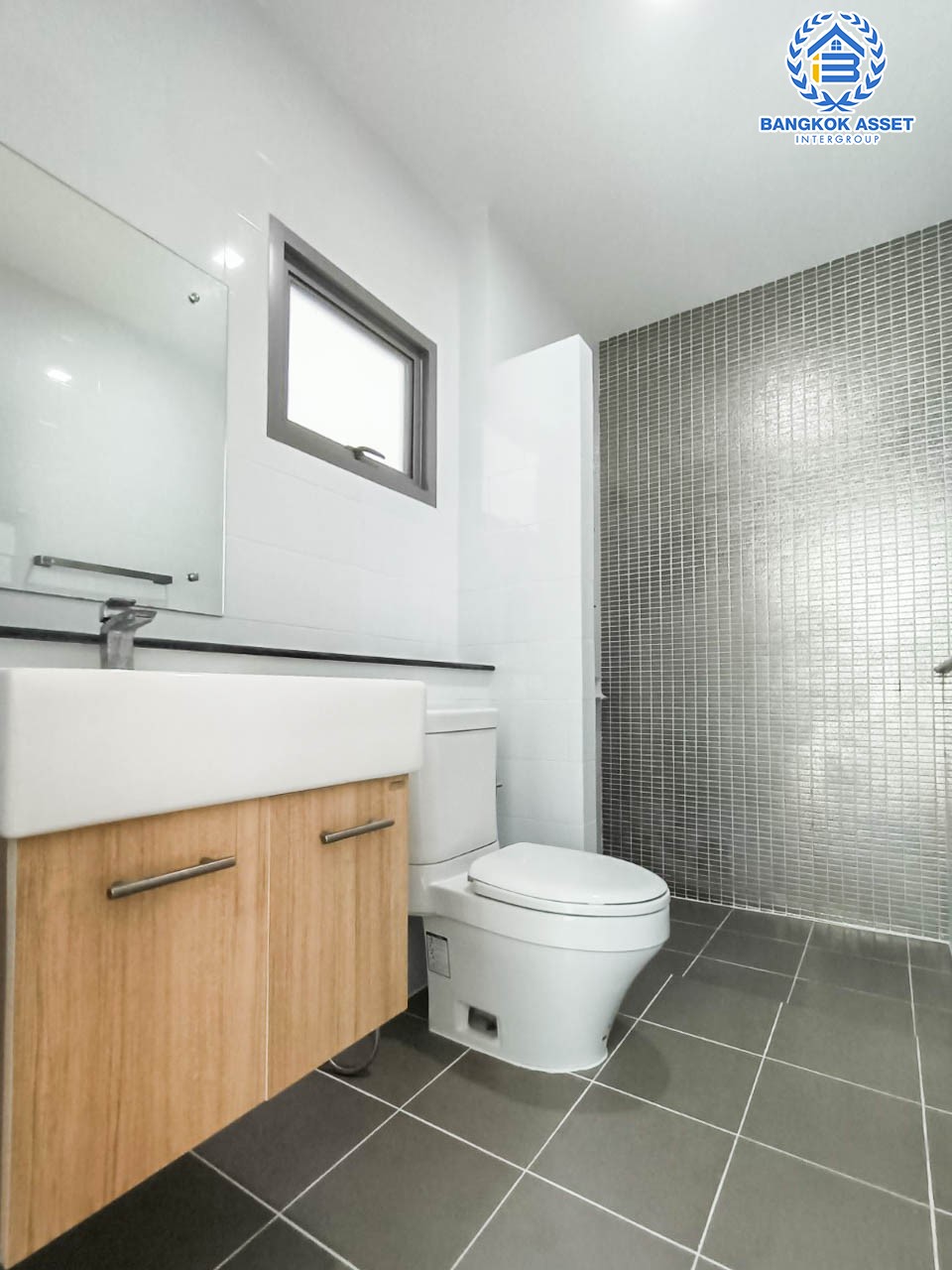 *****บ้านเดี่ยวมือสองนนทบุรี ม.เพอร์เฟคเพลส ราชพฤกษ์ บ้านดีไซน์ทันสมัย หลังมุม หน้าบ้านไม่ชนใคร เนื้อที่กว้าง 85 ตร.ว. ฟังก์ชัน 4 ห้องนอน 3 ห้องน้ำ 2 ที่จอดรถ พร้อมพื้นที่ใช้สอยกว่า 205 ตร.ม. กับทำเลโซนเมือง ที่เชื่อมต่อหลากหลายเส้นทาง หน้าโครงการติดถ.ราชพฤกษ์ ใกล้รถไฟฟ้าสถานี "บางรักน้อยท่าอิฐ"